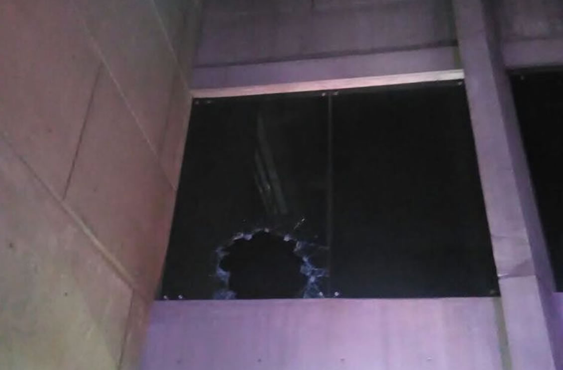Atacan el SITT con bombas molotov
