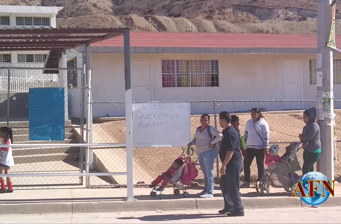 Bloquean vecinos vialidades, exigen soluciones