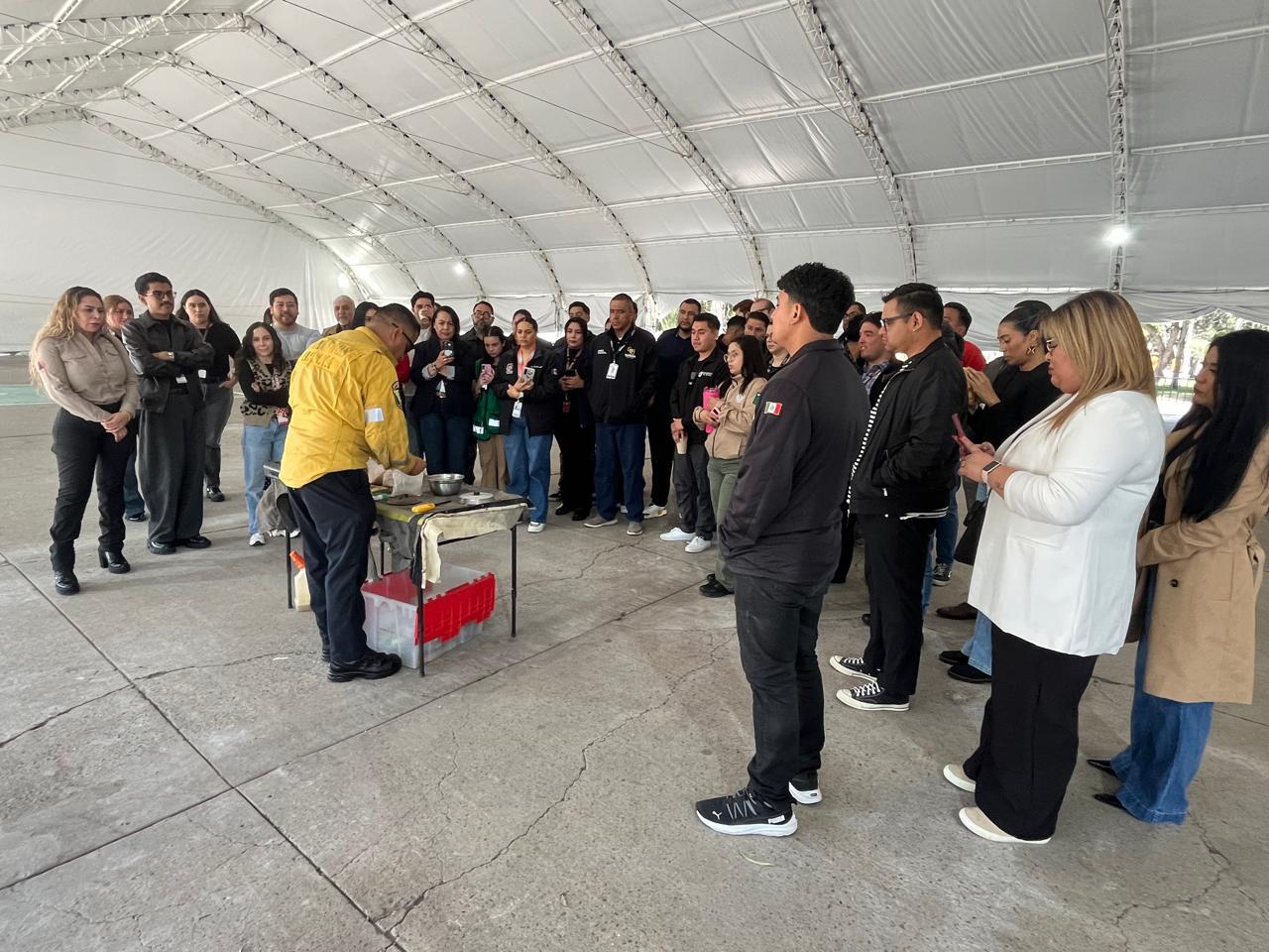 Capacitan a servidores públicos en habilidades y competencias 