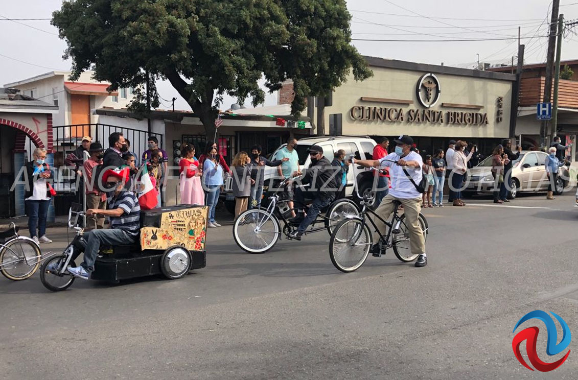 Celebran vecinos desfile y fiesta revolucionaria en la Francisco Villa