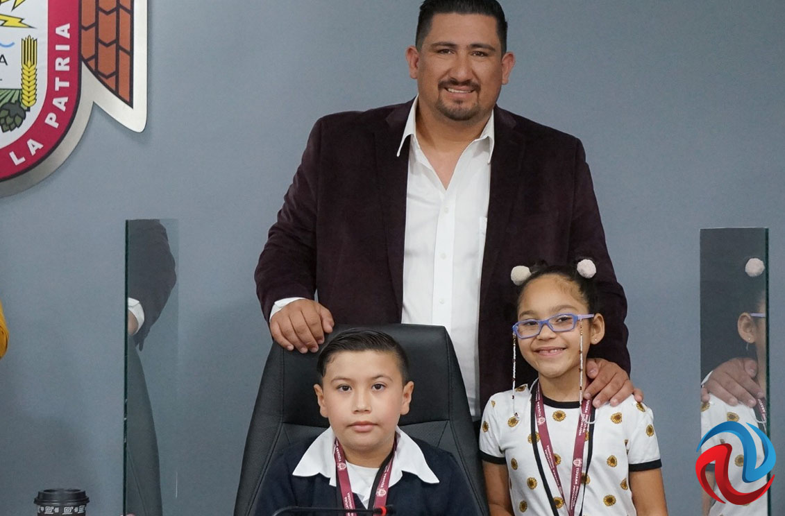 Chaterine y Damián actuaron hoy viernes como Síndico Infantil 2022