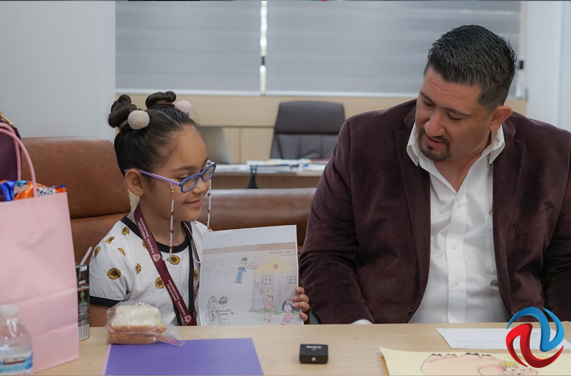 Chaterine y Damián actuaron hoy viernes como Síndico Infantil 2022