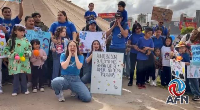 Marchan en Tijuana por el Día Mundial de Concienciación sobre el Autismo