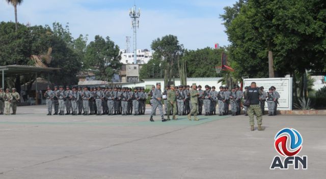 Participan 104 jóvenes de adiestramiento en ceremonia de Protesta de Bandera