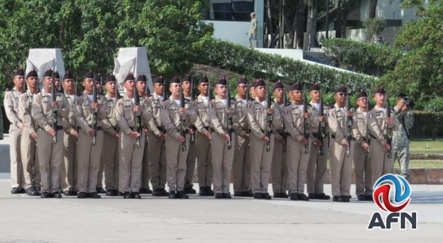 Participan 104 jóvenes de adiestramiento en ceremonia de Protesta de Bandera