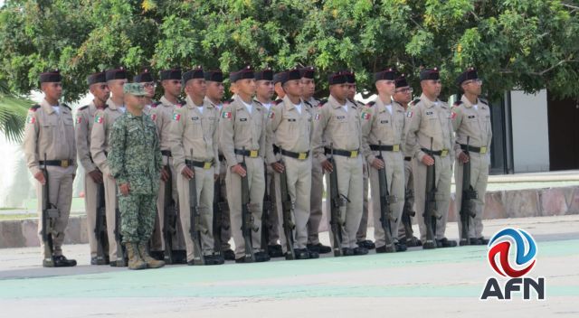 Participan 104 jóvenes de adiestramiento en ceremonia de Protesta de Bandera