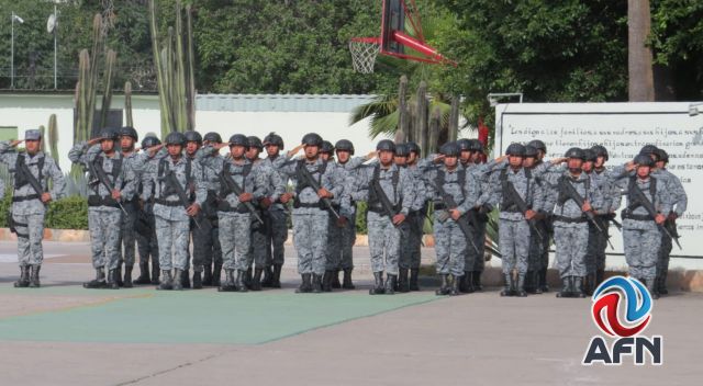 Participan 104 jóvenes de adiestramiento en ceremonia de Protesta de Bandera