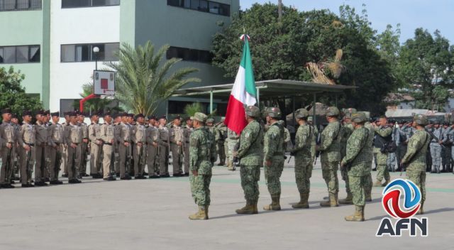 Participan 104 jóvenes de adiestramiento en ceremonia de Protesta de Bandera