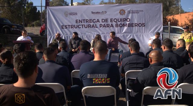 Reciben equipamiento contra incendios los bomberos de Tecate