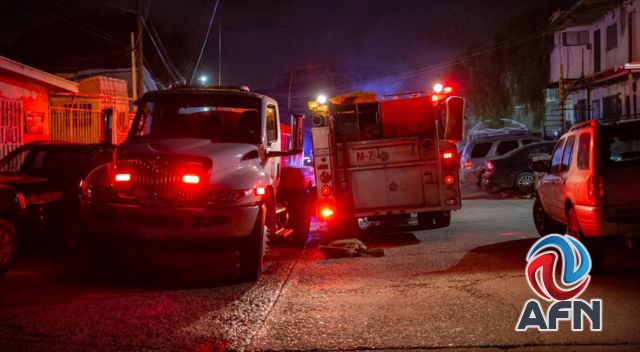 Arde una camioneta por supuesta falla mecánica en Ciudad Jardín