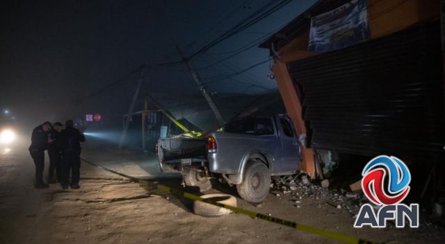 Un muerto y dos heridos, saldo por choque de una camioneta