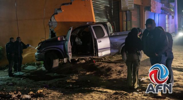 Un muerto y dos heridos, saldo por choque de una camioneta