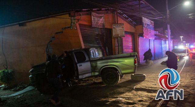 Un muerto y dos heridos, saldo por choque de una camioneta