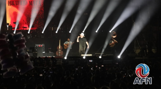 Baja asistencia en concierto de Carin León en La Monumental