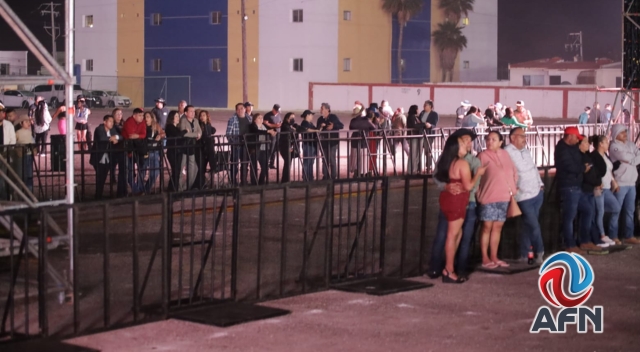 Baja asistencia en concierto de Carin León en La Monumental