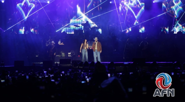 Baja asistencia en concierto de Carin León en La Monumental