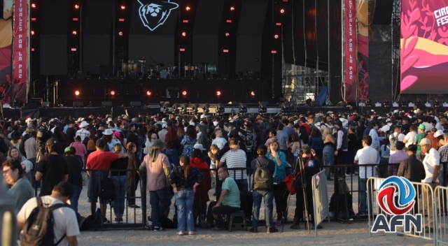 Baja asistencia en concierto de Carin León en La Monumental