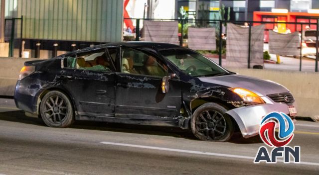 Chocan dos vehículos frente al Aeropuerto Internacional de Tijuana