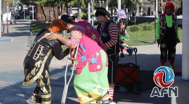 Celebran con desfile y misa el Día del Payaso en Tijuana