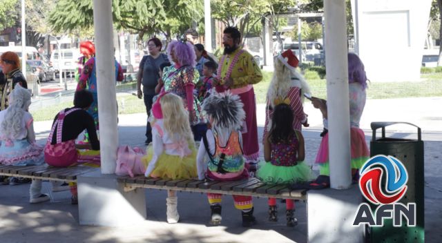 Celebran con desfile y misa el Día del Payaso en Tijuana