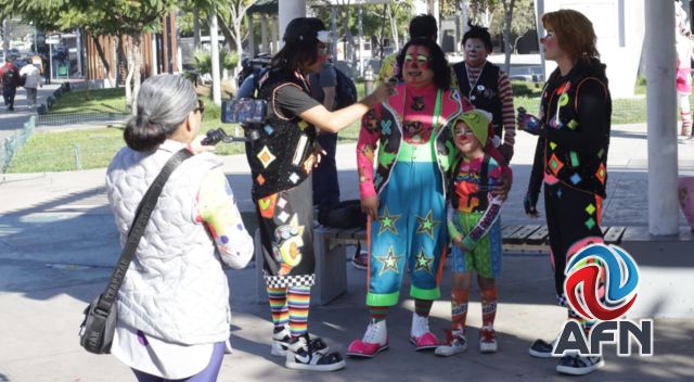 Celebran con desfile y misa el Día del Payaso en Tijuana