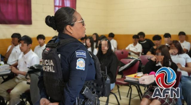 Oficiales y k9 realizaron operativos en escuelas