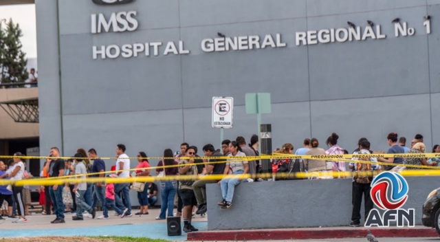 Asesinan a un policía municipal y hieren a su hijo a balazos en Hospital del IMSS