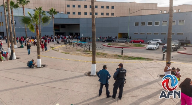 Asesinan a un policía municipal y hieren a su hijo a balazos en Hospital del IMSS