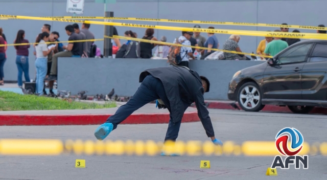 Asesinan a un policía municipal y hieren a su hijo a balazos en Hospital del IMSS