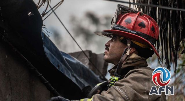 Fuerte incendio consumió una vivienda en la colonia Castillo