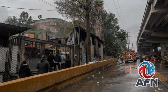 Fuerte incendio consumió una vivienda en la colonia Castillo