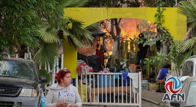 Arden cuatro viviendas en una ladera; quema de basura pudo ser la causa