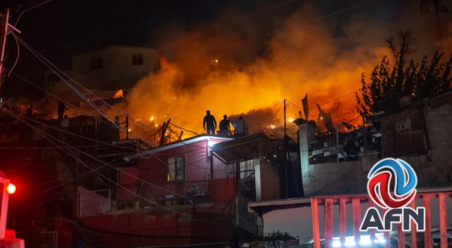 Ardieron ocho viviendas esta madrugada en la colonia Reforma