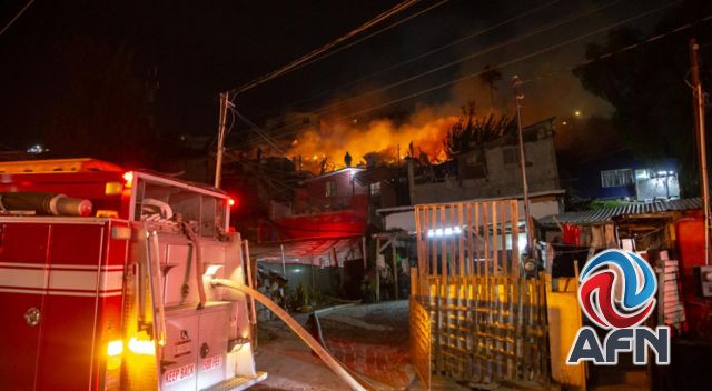 Ardieron ocho viviendas esta madrugada en la colonia Reforma