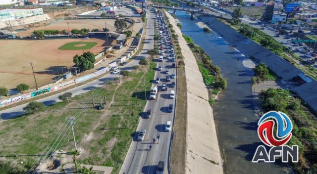 Provocan un socavón indigentes del canal; piden manejar con precaución