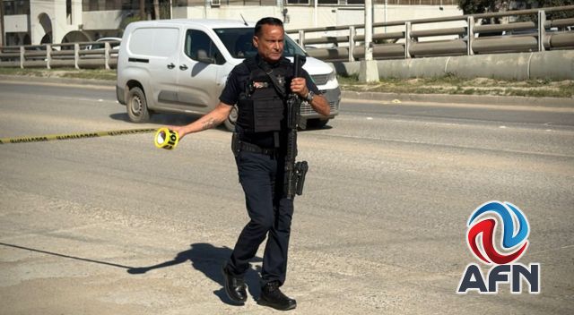 Disparan contra dos hombres en taxi del aeropuerto; uno falleció