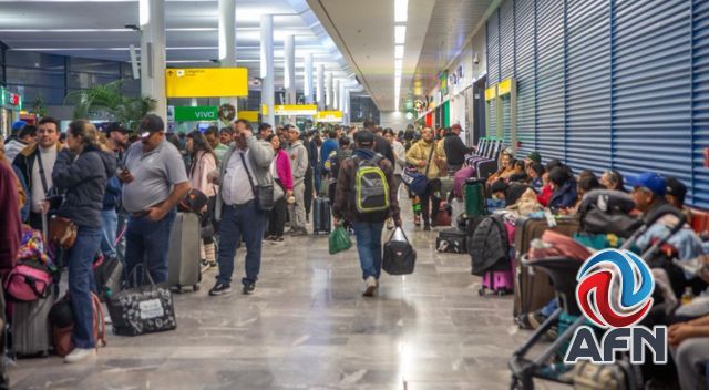 Cancelan vuelos por mal clima; piden a usuarios llamar a aerolíneas