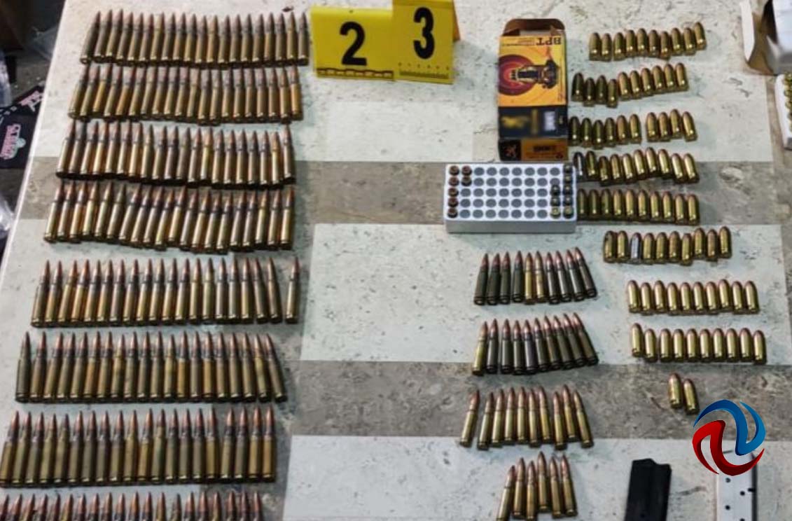 Hallan armas y miles de balas en casa de Rincón Toscano 