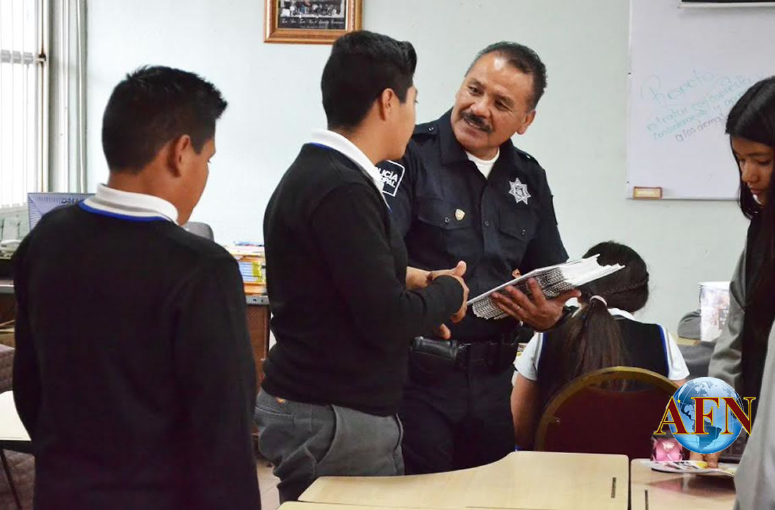 Imparten talleres de seguridad para alumnos 