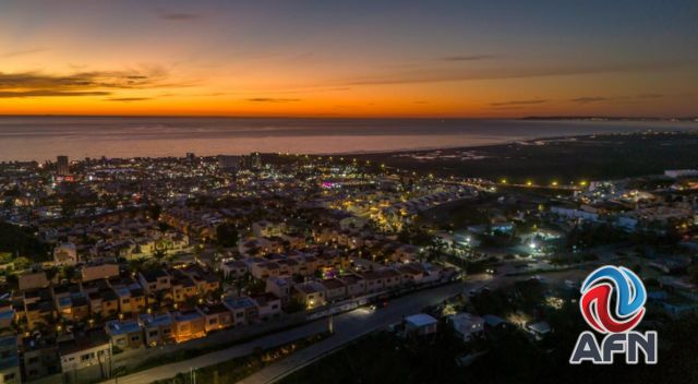 Visitantes de Playas de Tijuana observaron un colorido atardecer