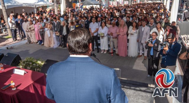 Se casaron cerca de 2 mil parejas en boda colectiva en la avenida Revolución