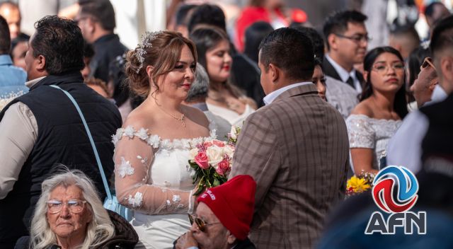Se casaron cerca de 2 mil parejas en boda colectiva en la avenida Revolución