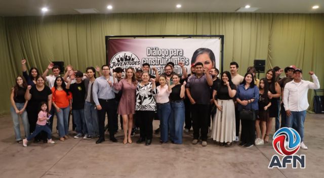 Eva Moreno sostiene diálogo abierto con jóvenes en Mexicali