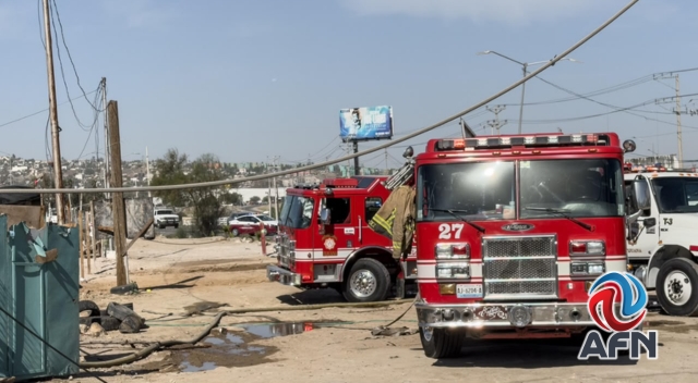 Fuego destruye seis viviendas de madera en la Vía Rápida Poniente