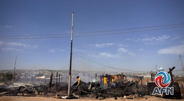 Fuego destruye seis viviendas de madera en la Vía Rápida Poniente