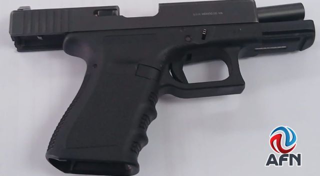 Detienen a un guardia de seguridad armado que amenazó a trabajadores de la CFE