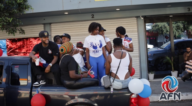 Haitianos realizan caravana en Tijuana previo al partido de su selección en el Mundial