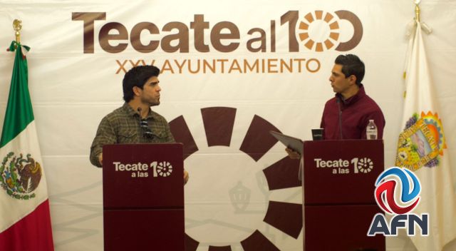 Entregan al beisbolista Leo Heras Las Llaves de la Ciudad de Tecate 