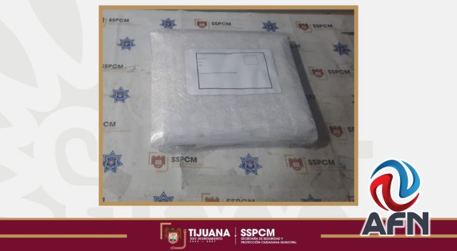 Detienen a tres por colocar una narcomanta con amenazas