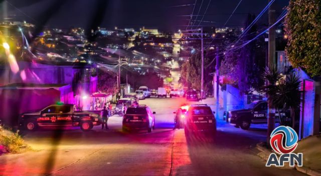 Policías mataron a un hombre que los atacó tras lesionar a una mujer y a un niño